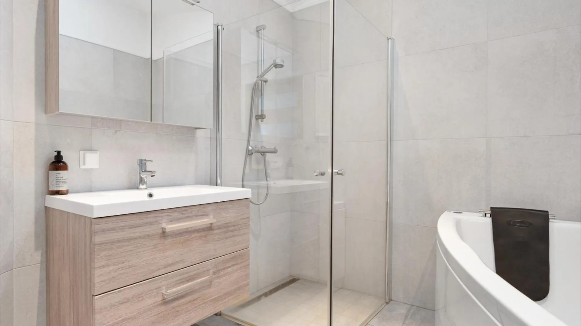 Architectural Gem At Nostet With Bathtub And Balcony 베르겐 0*,